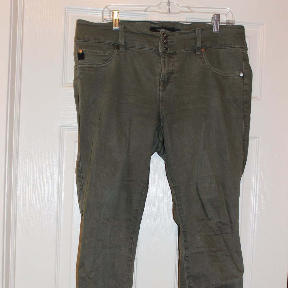 Torrid olive green jeans w/zipper detail at ankle